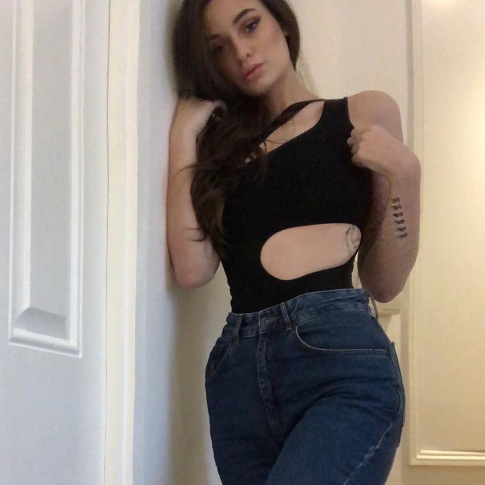 10 Potret Felicite, selebgram adik Louis 1D yang meninggal usia muda