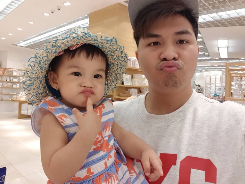 10 Potret Glenn Alinskie tirukan pose Nastusha ini kocak abis