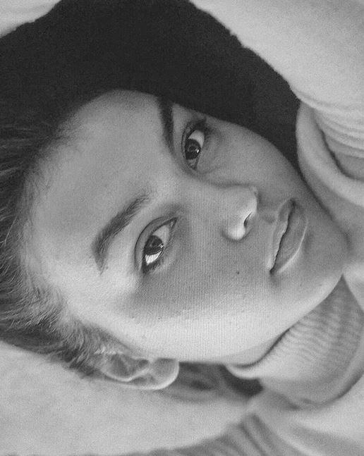 10 Pesona Caitlin Lewis yang dikabarkan dekat Jefri Nichol