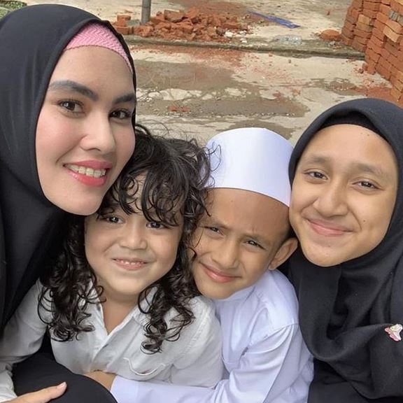 10 Momen akrab Kartika Putri & anak Habib Usman, penuh kehangatan
