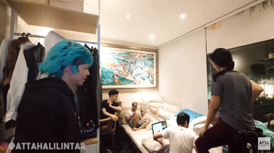 12 Potret rumah Baim Wong & Paula, furniturnya serba kayu