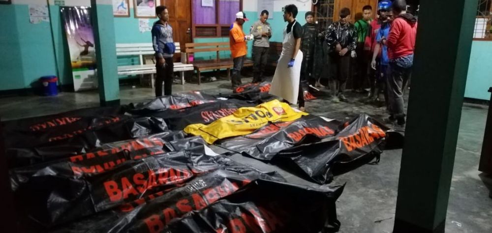 15 Potret banjir Sentani ini bikin hati tersayat, 49 orang meninggal