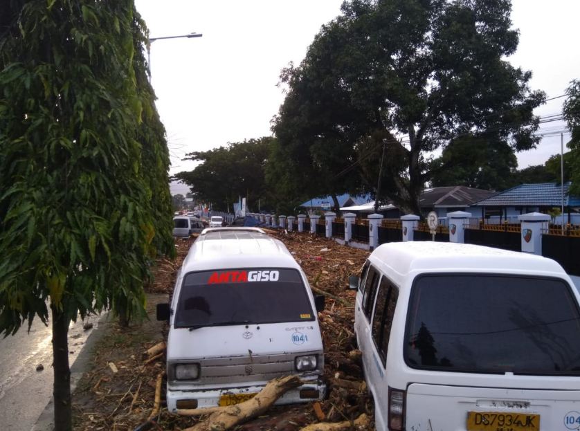 15 Potret banjir Sentani ini bikin hati tersayat, 49 orang meninggal