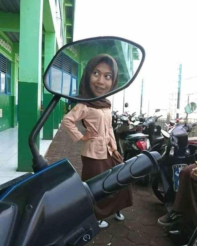 10 Foto lucu orang mau eksis tapi gagal, bikin pengen ngetawain