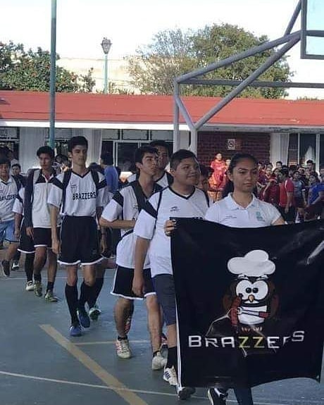 10 Foto lucu orang mau eksis tapi gagal, bikin pengen ngetawain