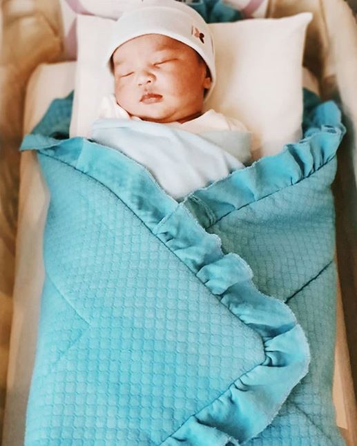 Baru usia 2 bulan, ini 9 potret lucu anak kedua Revalina S Temat