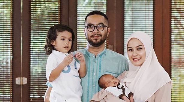 Baru usia 2 bulan, ini 9 potret lucu anak kedua Revalina S Temat