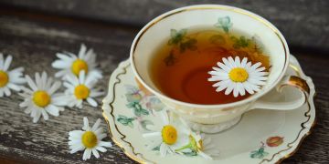 10 Manfaat teh chamomile untuk kesehatan dan kecantikan