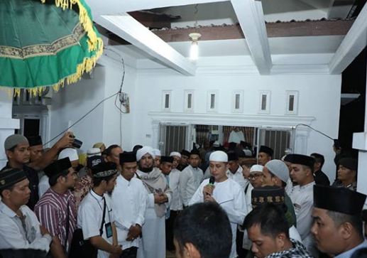 12 Momen pemakaman ibunda Ustaz Abdul Somad, penuh haru