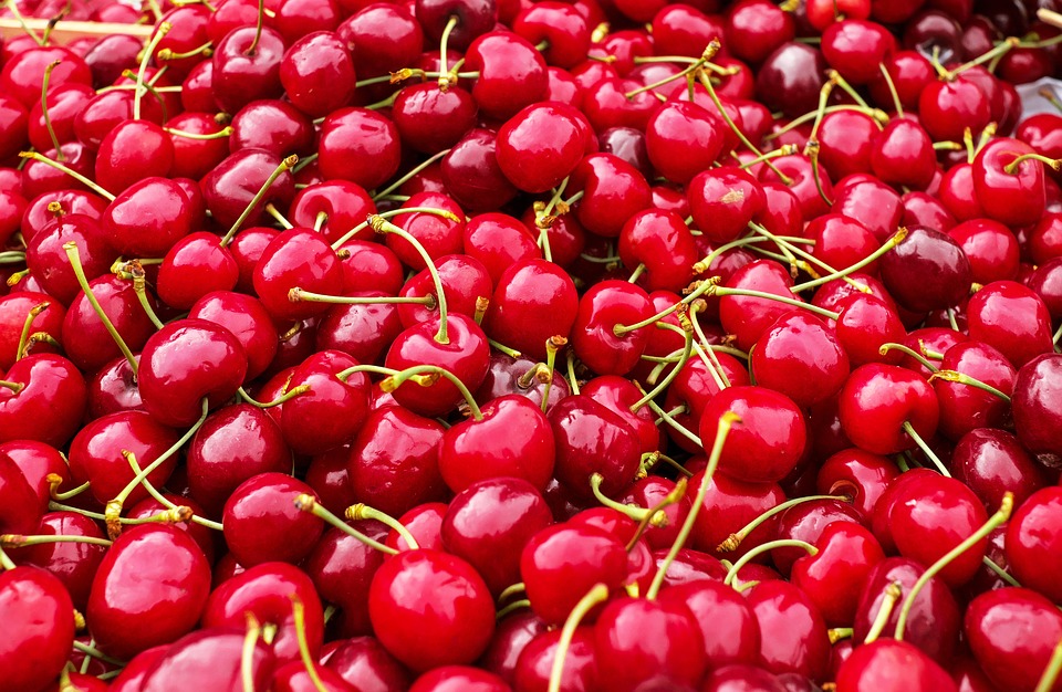 9 Makanan & minuman turunkan asam urat, alami tanpa efek samping