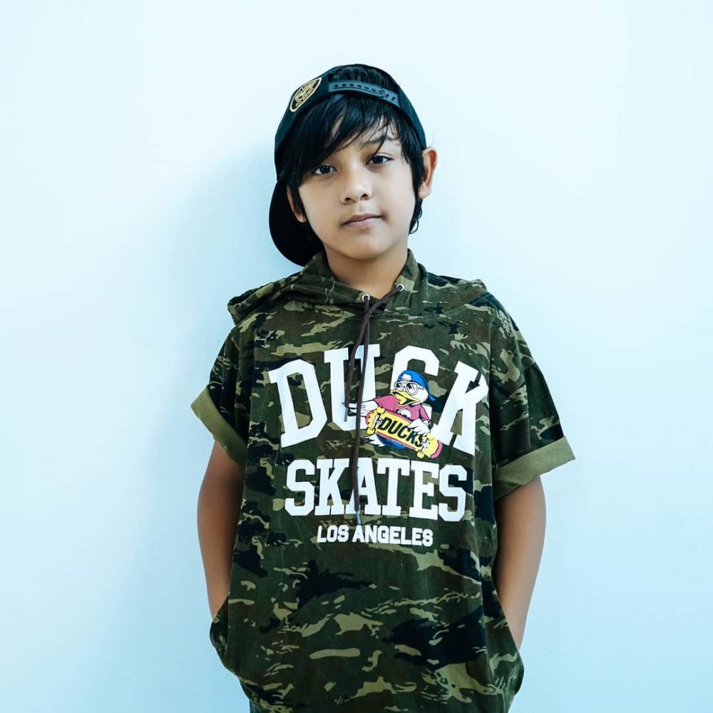 12 Potret ganteng Nino Kuya anak bungsu Uya Kuya, kece maksimal