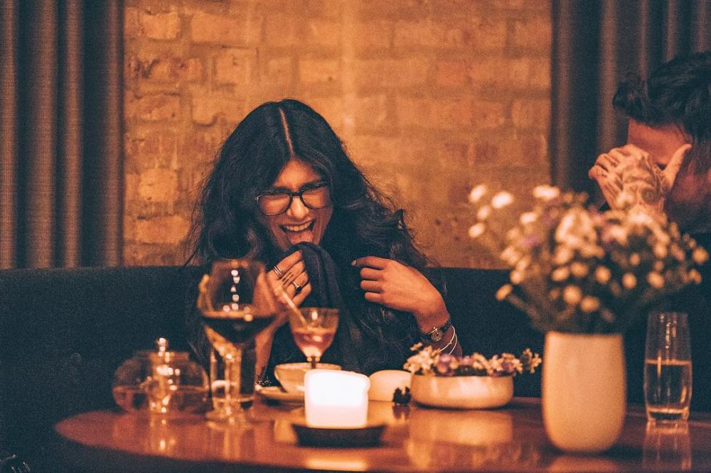 10 Momen romantis Mia Khalifa dilamar kekasihnya, penuh kejutan