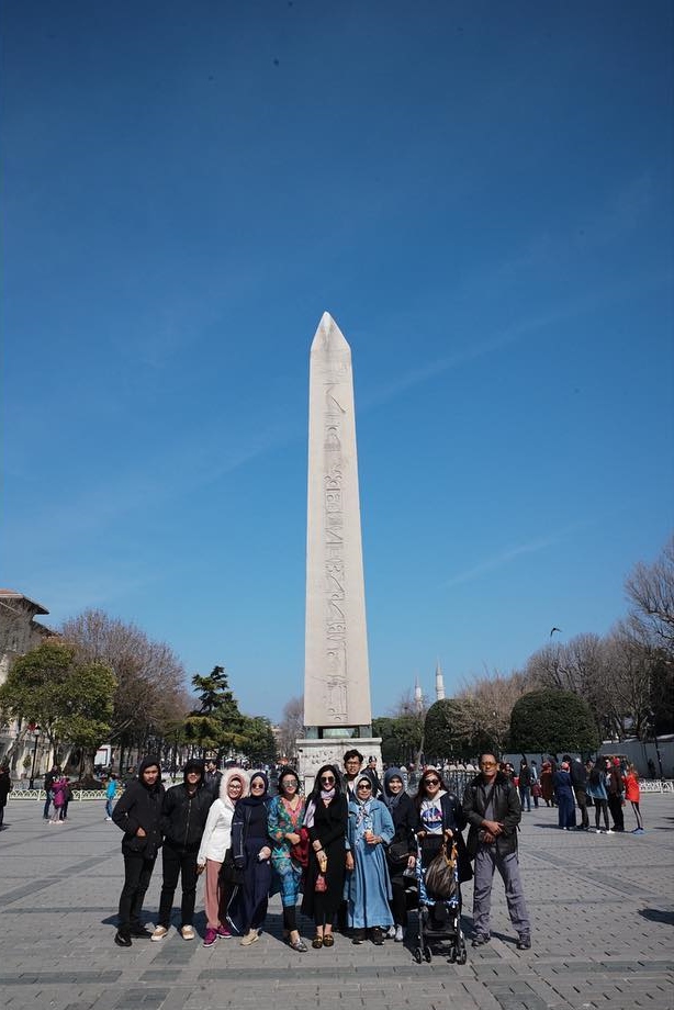 12 Foto liburan keluarga Anang di Turki, Ashanty tampil berhijab