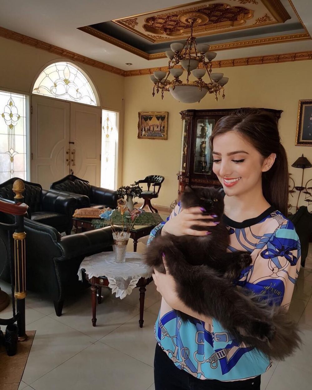 10 Pesona Sarah, sepupu Zaskia Sungkar yang cantik mirip Barbie