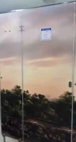 8 Penampakan toilet Bandara Juanda yang viral, bikin kagum turis