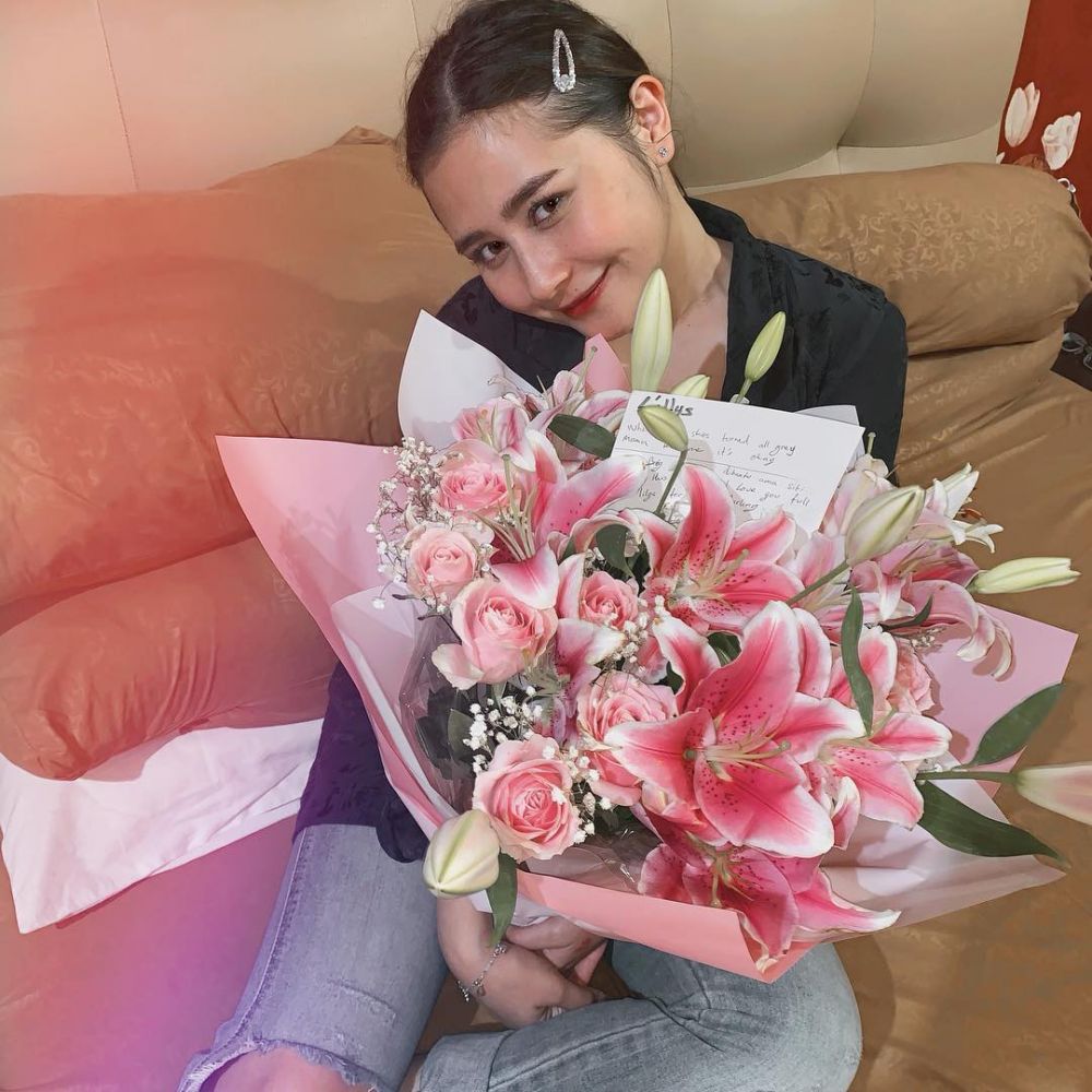 Muda dan tajir, 9 seleb ini sudah punya rumah mewah sendiri