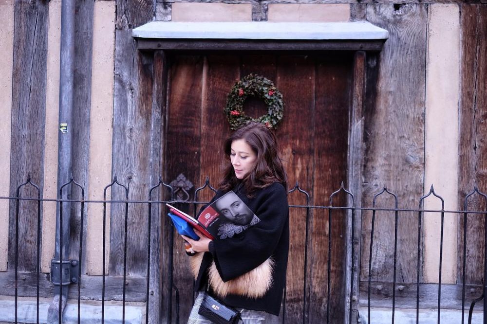 10 Gaya Benny Janah asisten Hotman Paris saat liburan, glamor abis