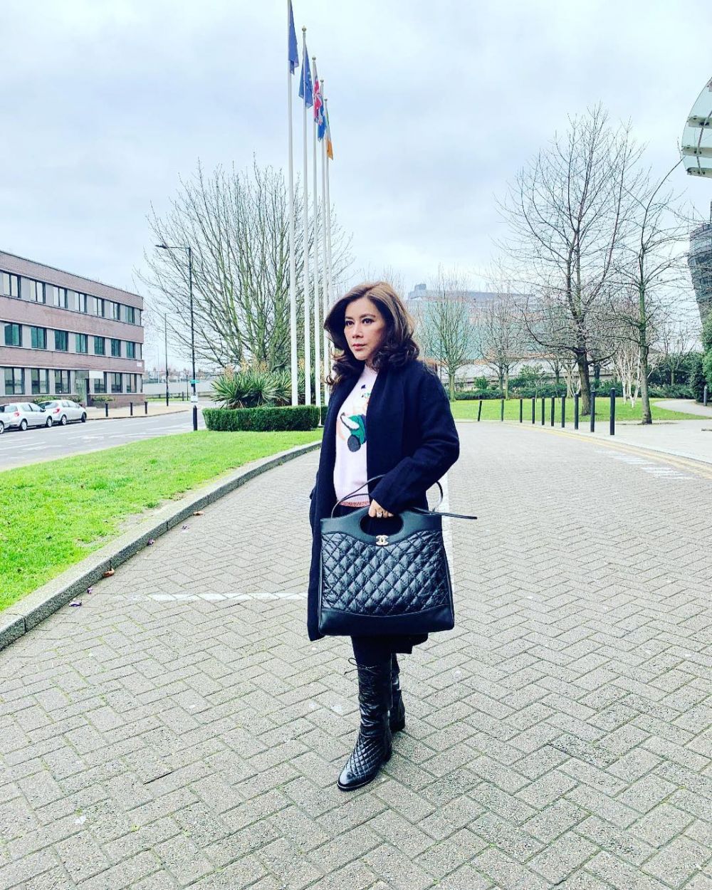 10 Gaya Benny Janah asisten Hotman Paris saat liburan, glamor abis