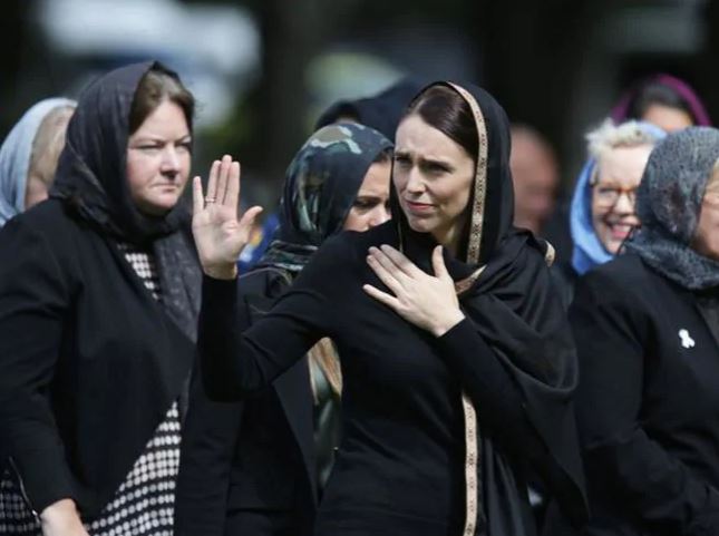 7 Potret PM Jacinda Ardern hadiri salat Jumat di Christchurch