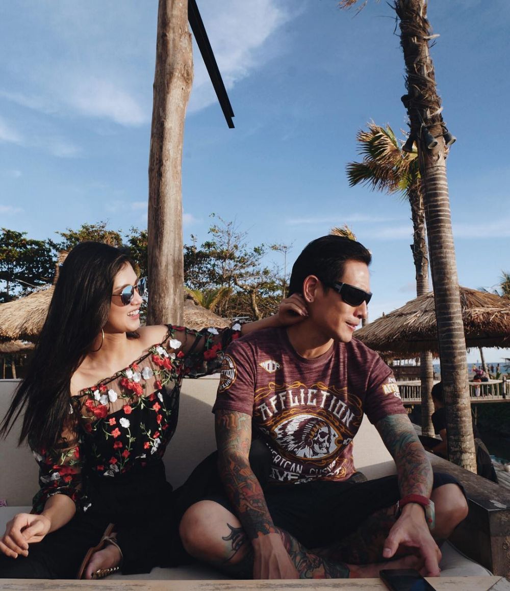 Makin lengket, ini 10 potret mesra Chef Juna dan sang kekasih