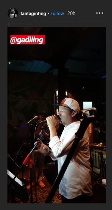 Gading Marten teteskan air mata nyanyi lagu Chrisye, ingat Gisel?