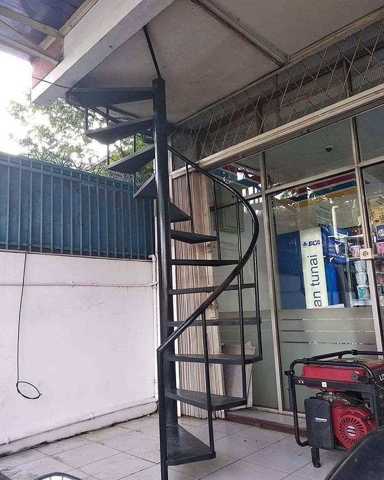 11 Desain bangunan di tempat umum ini bikin auto gagal paham