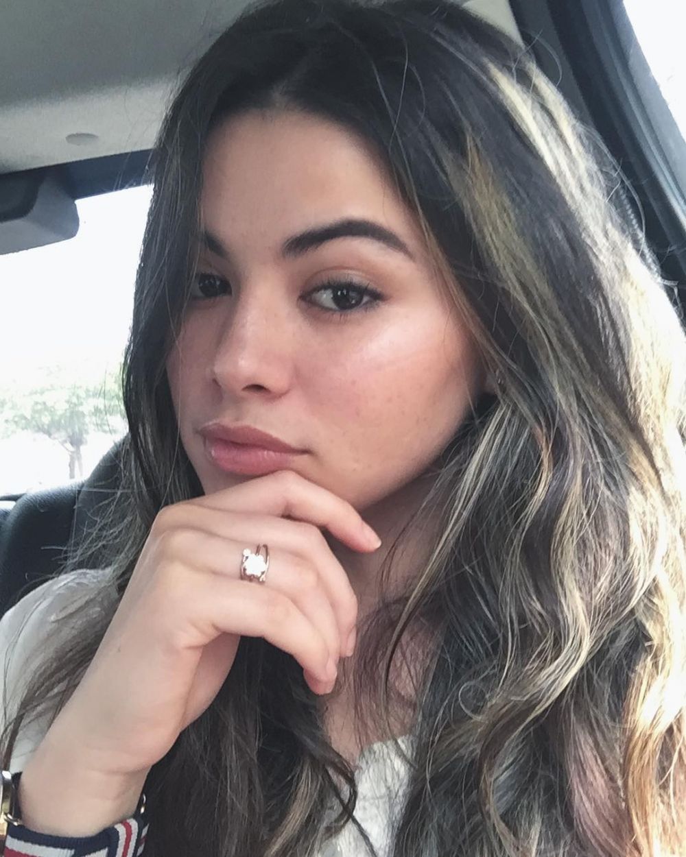 10 Potret Ailish Ferguson, model cantik yang dekat Giorgino Abraham