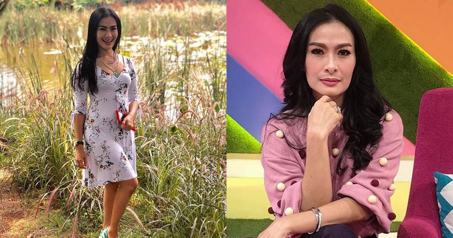 10 Gaya Iis Dahlia jadi host acara talkshow, tak tampak umur 46