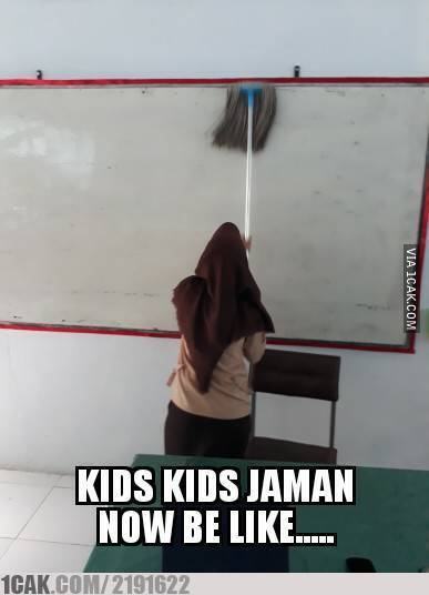 12 Ide kreatif siswa pakai papan tulis ini bikin tersenyum geli