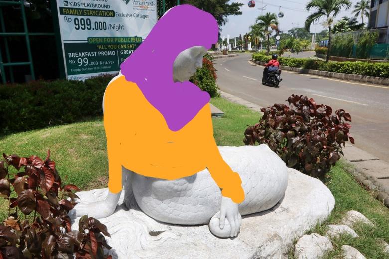 10 Meme lucu patung Putri Duyung diberi kemben ini bikin ngakak