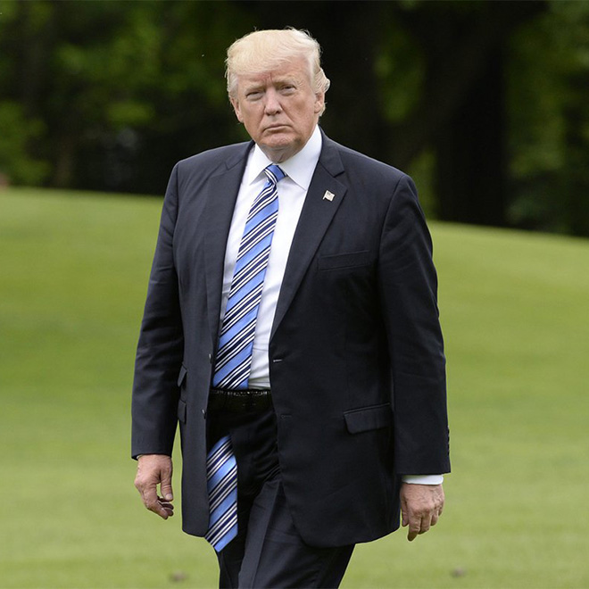 12 Foto editan Donald Trump pakai dasi panjang ini bikin gagal fokus