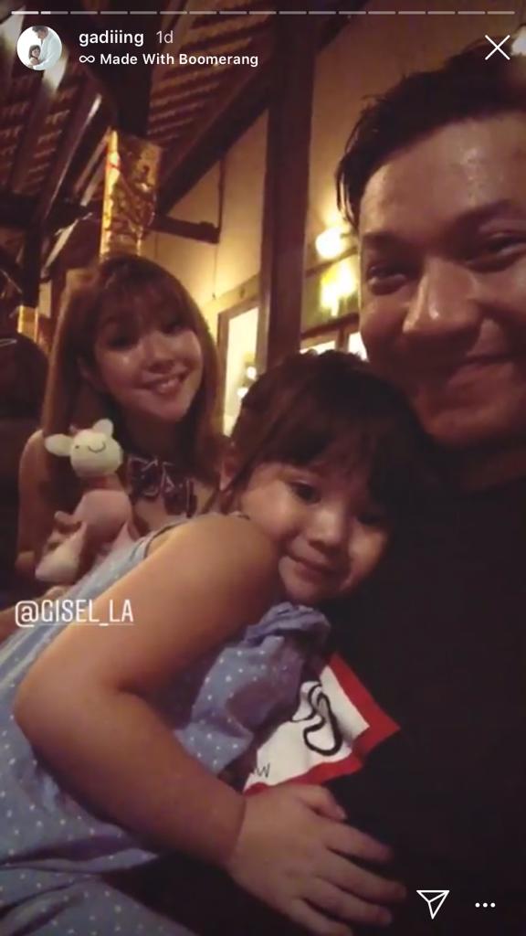6 Momen seru liburan Gisel & Gading Marten bareng Gempi di Bali