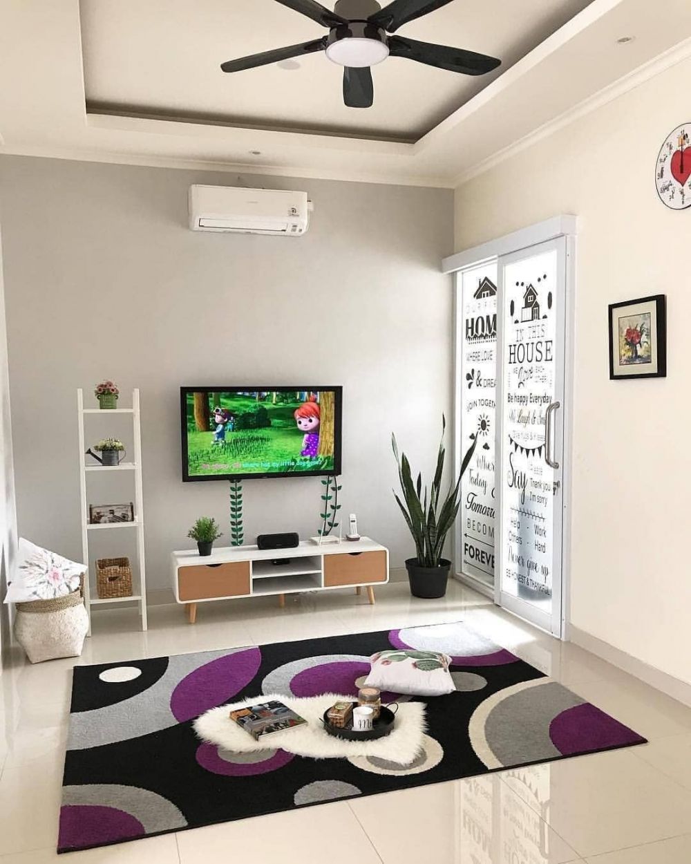 3 Ide desain ruang keluarga minimalis, bikin rumahmu jadi cozy