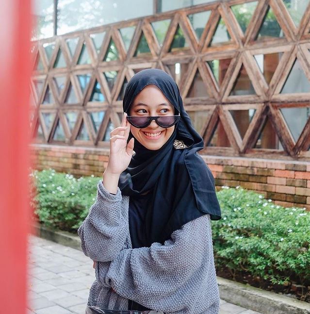 Siap bisnis hijab, ini 7 gaya jilbab Adiba Khanza yang kece abis