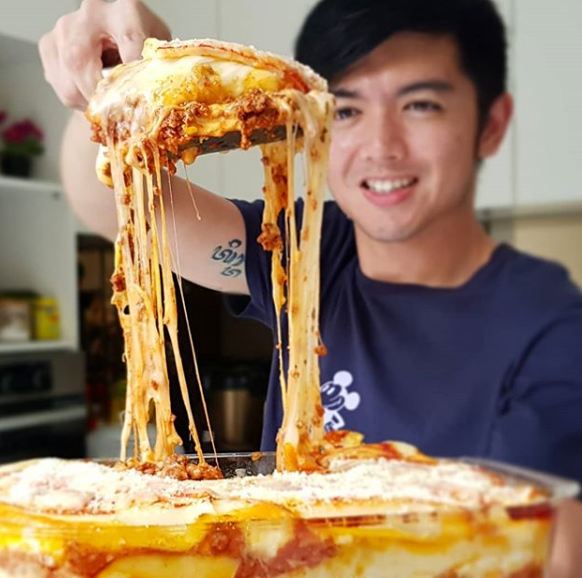 10 Potret Nicky Tirta saat jadi chef, lelaki idaman banget