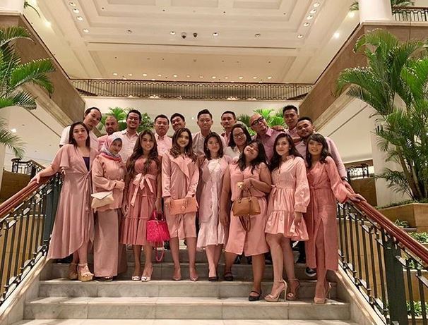 9 Pesona Vindyka Giselle, sekretaris pribadi Ashanty yang cantik