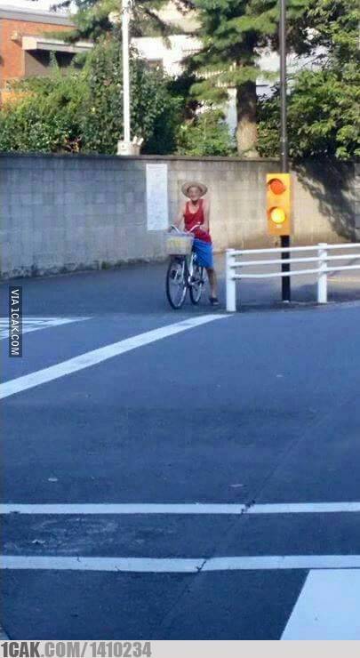 12 Foto lucu orang mengikuti petunjuk di tempat umum ini kocak