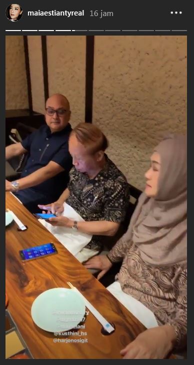 6 Momen kedekatan Irwan Mussry & ortu Maia, menantu idaman