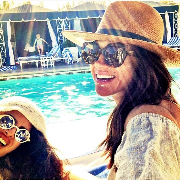 8 Foto ini buktikan persahabatan Meghan Markle & Priyanka Chopra