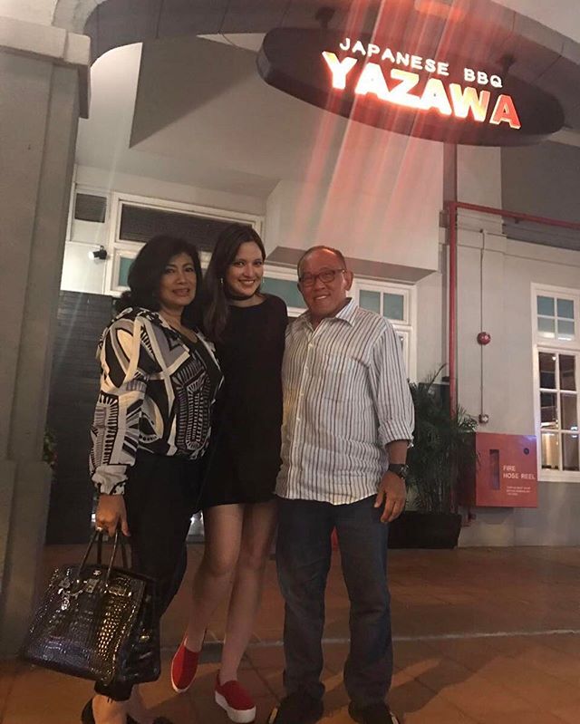 Jarang terekspos, ini 8 foto kedekatan Nia Ramadhani & ibu mertua