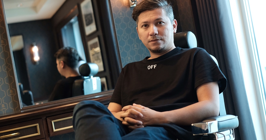 11 Potret sudut rumah Gading Marten, koleksi 300 pasang sepatu