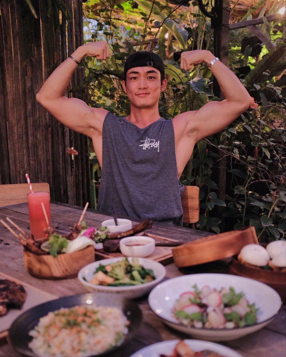 10 Pesona Park Nam, model Korea yang jadi teman Lucinta Luna