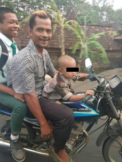 12 Cara lucu orangtua nurutin kemauan anak, bikin ngakak