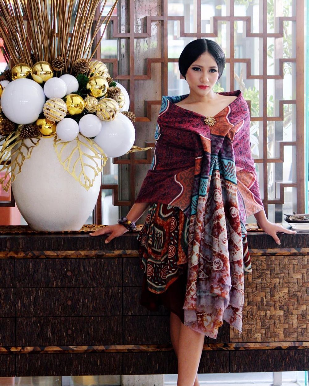 7 Gaya Tiffani, wanita yang ingin jadi istri kedua Sandiaga Uno