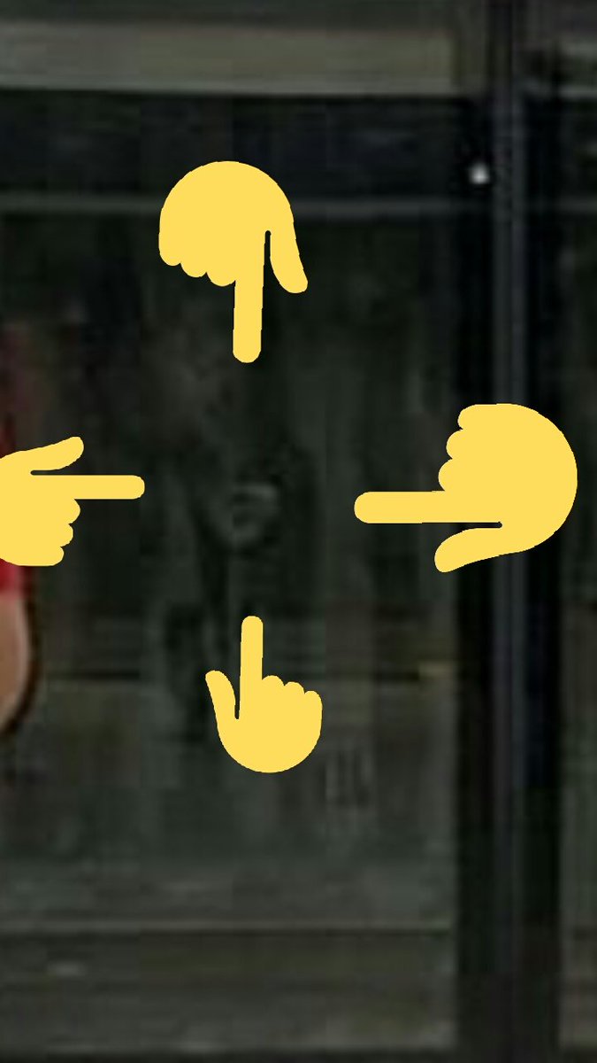 Penampakan di pantulan kaca MRT ini bikin bergidik