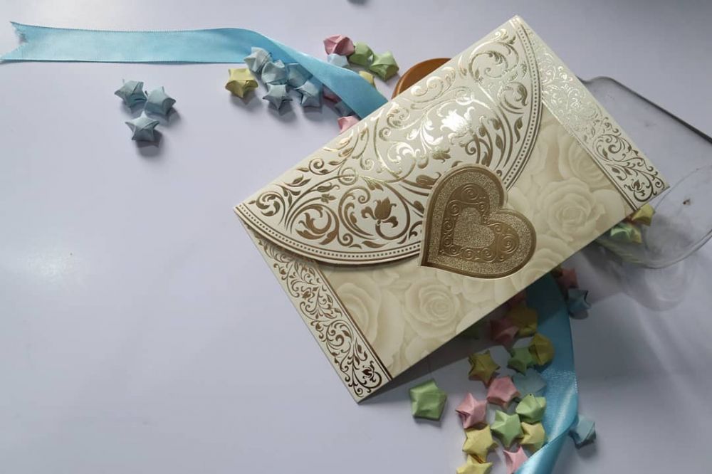 25 Desain undangan pernikahan simpel, unik, dan berkesan