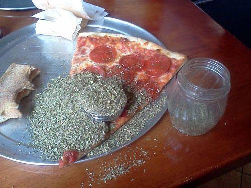 12 Momen apes waktu makan ini bikin auto ngelus dada