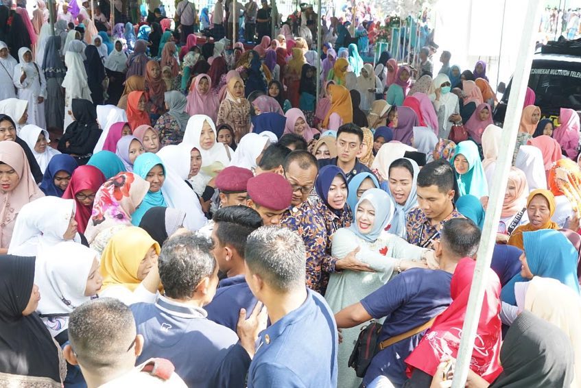 12 Gaya Nur Asia, istri Sandiaga Uno saat kampanyekan suaminya