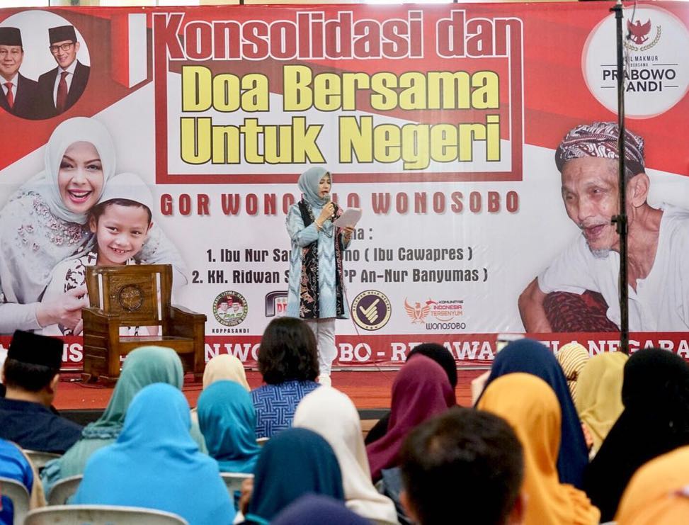 12 Gaya Nur Asia, istri Sandiaga Uno saat kampanyekan suaminya