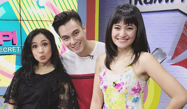 Sudah putus, 10 seleb ini masih akrab dengan mantan pacar